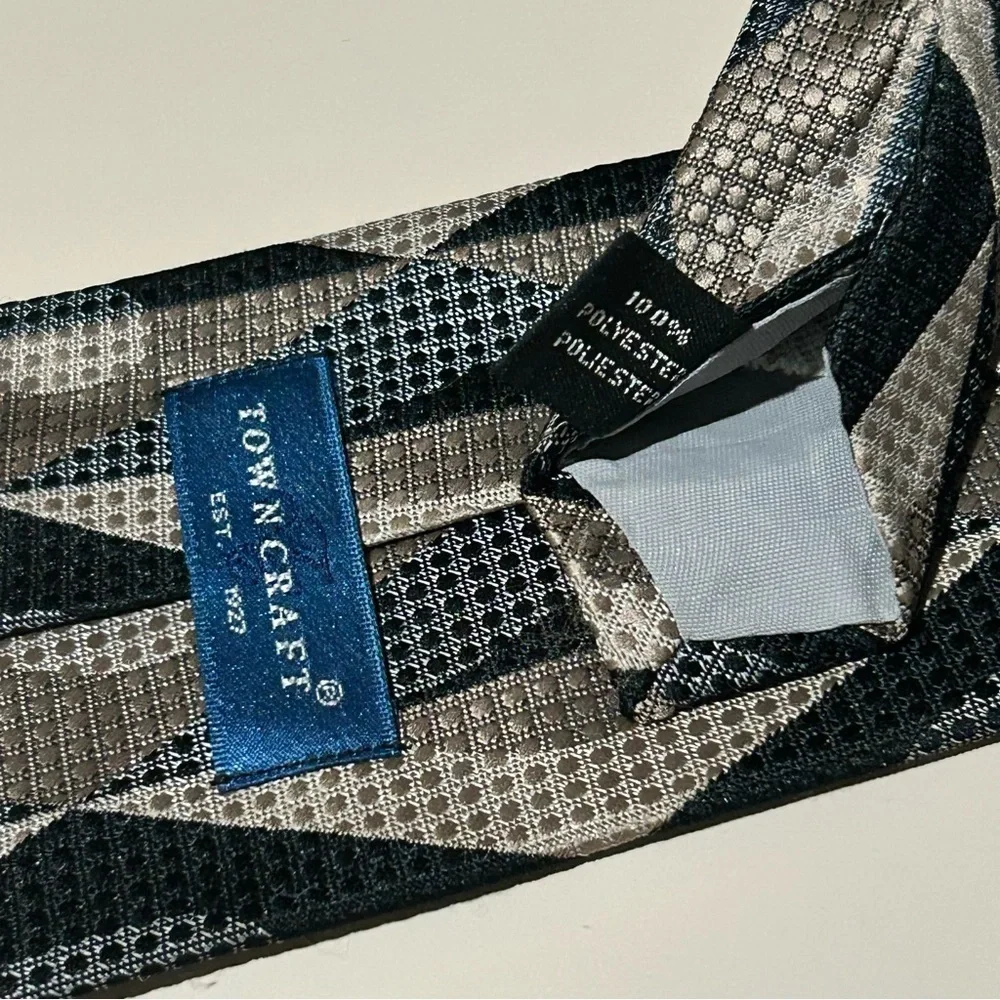 Towncraft Black and Gray Geometric 57” Men’s Tie